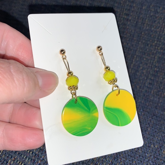 Oregon Ducks 🦆 Themed Handcrafted Earrings - Picture 6 of 8